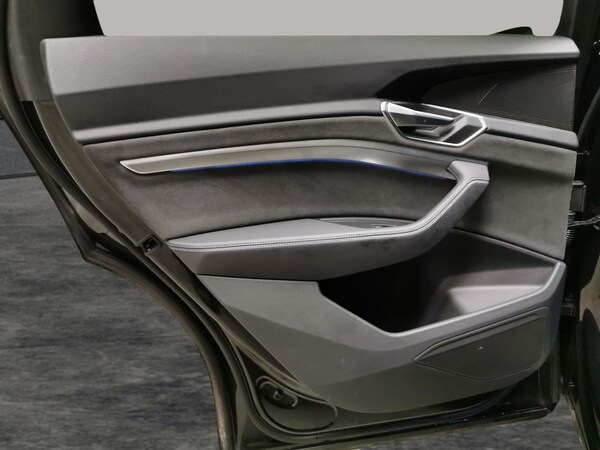 Used Audi e-tron 2022 for sale - 76222284: Photo 41