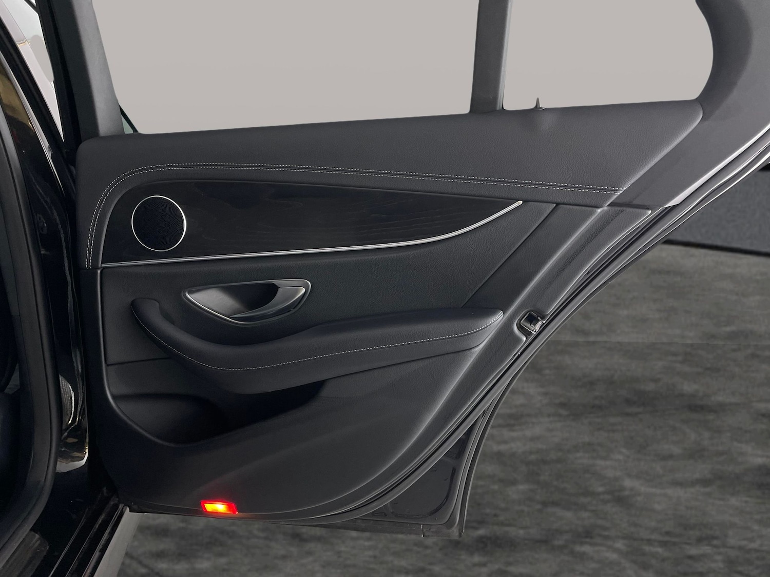 Used Mercedes-Benz E Class for sale - 77019309: Photo 36