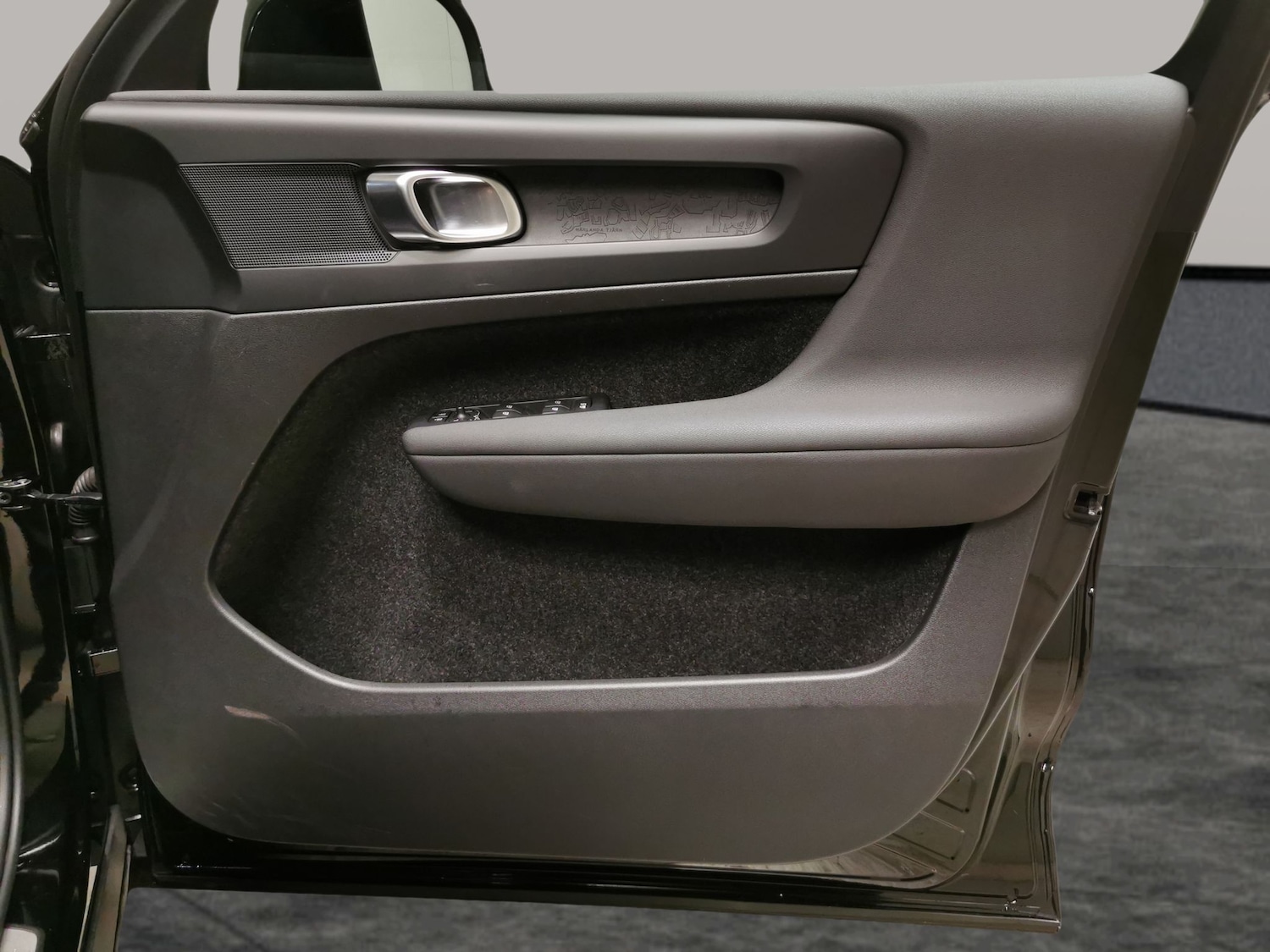 Used Volvo C40 2023 for sale - 78025368: Photo 28