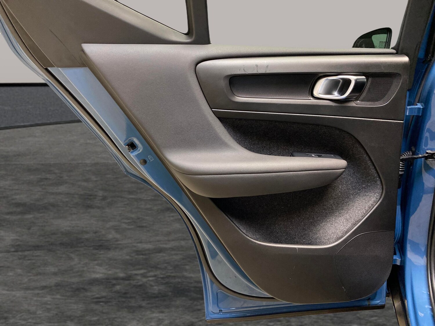 Used Volvo XC40 for sale - 77932418: Photo 25