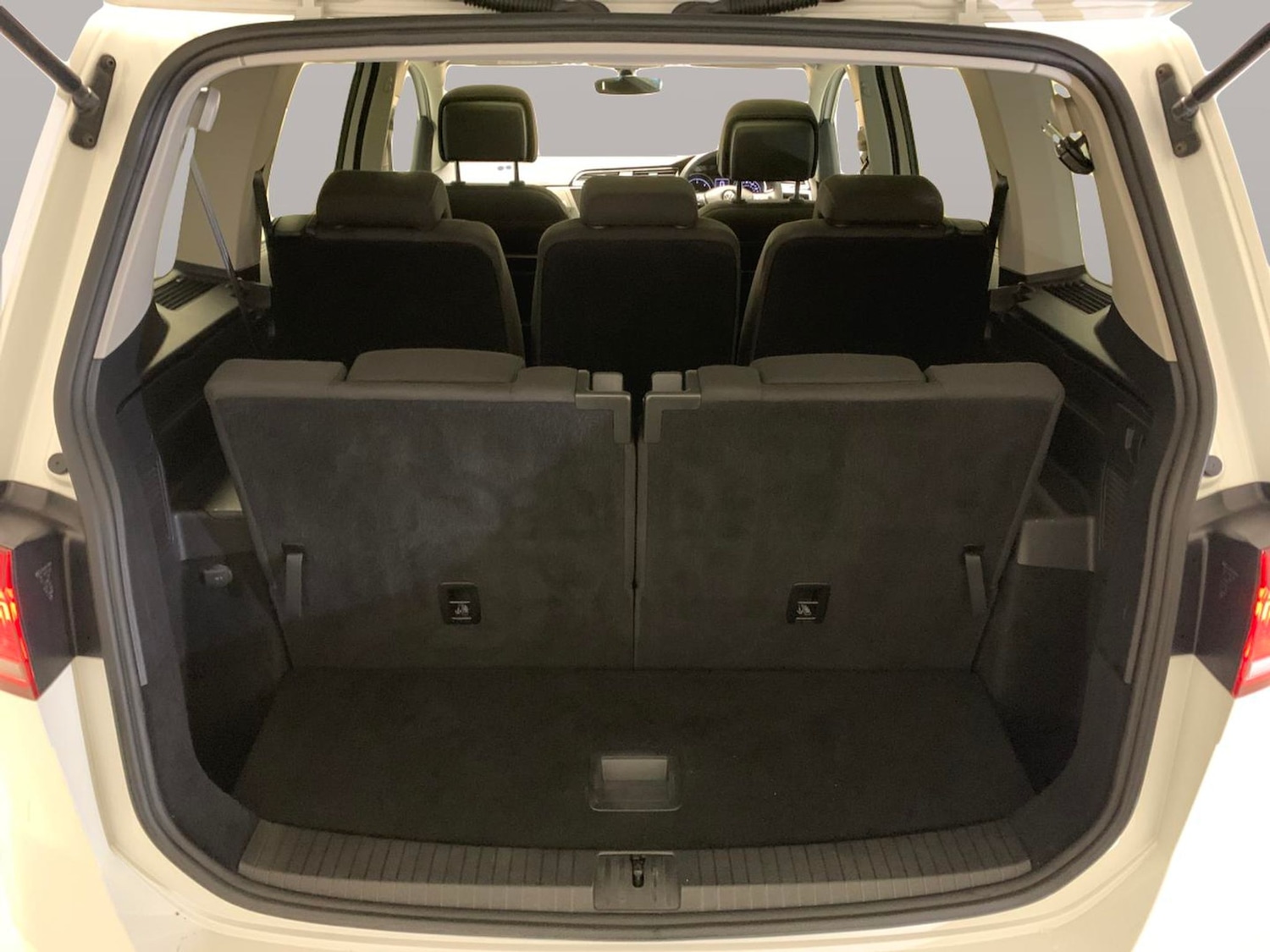 Used Volkswagen Touran 2018 for sale - 76487732: Photo 32