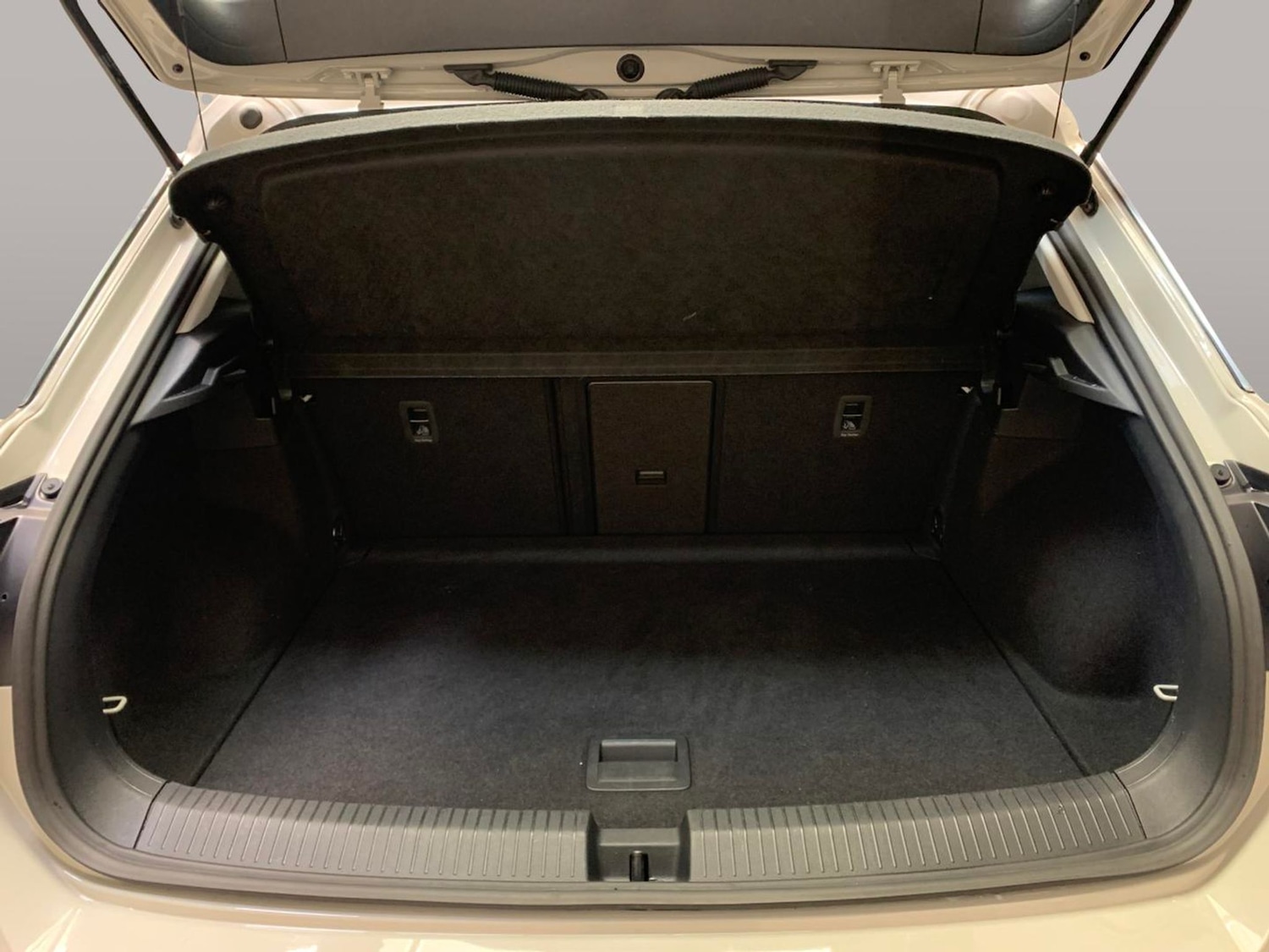 Used Volkswagen T-Roc 2022 for sale - 77795390: Photo 28