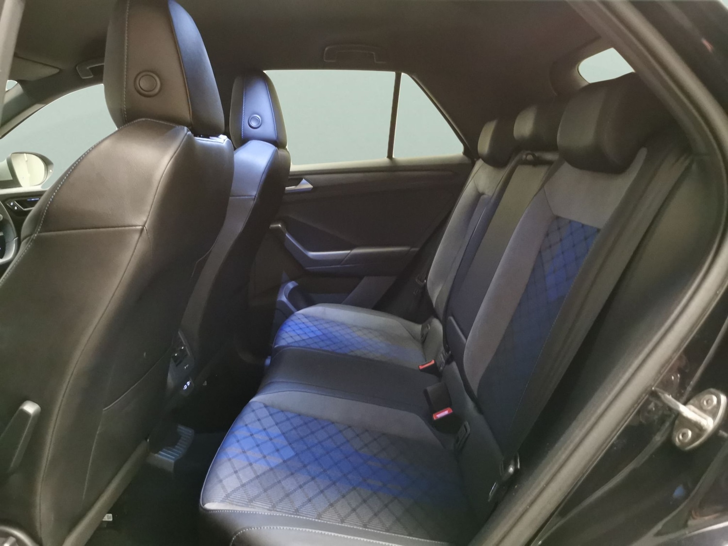 Used Volkswagen T-Roc 2023 for sale - 77274196: Photo 23