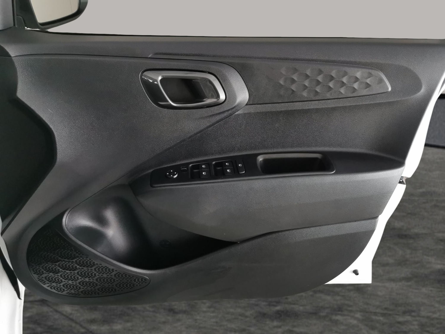 Used Hyundai i10 2023 for sale - 77272051: Photo 29