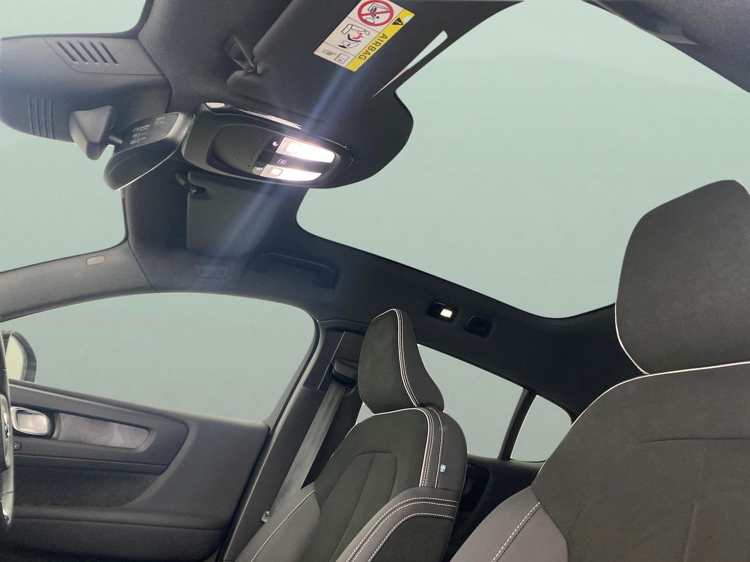 Used Volvo C40 2023 for sale - 77688723: Photo 5