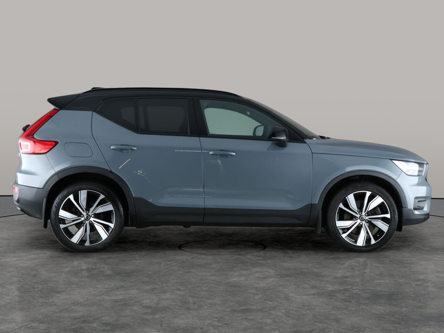 Used Volvo XC40 2021 for sale - 76763010: Photo 10