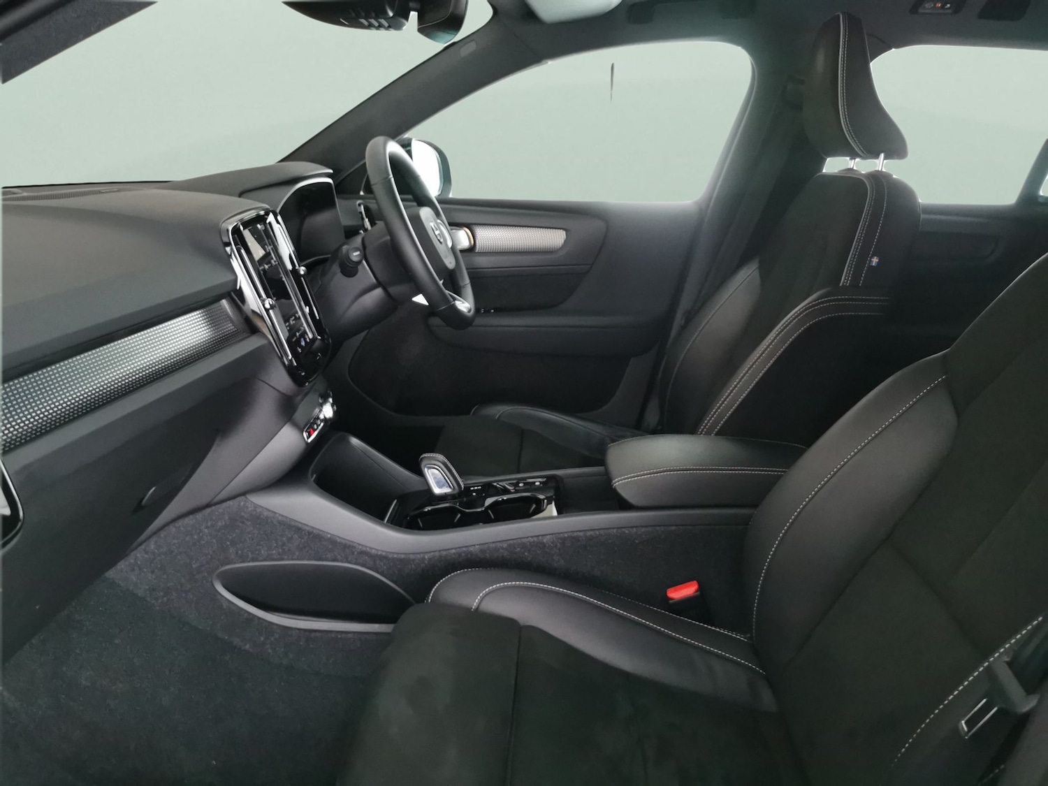 Used Volvo XC40 2021 for sale - 76763010: Photo 4