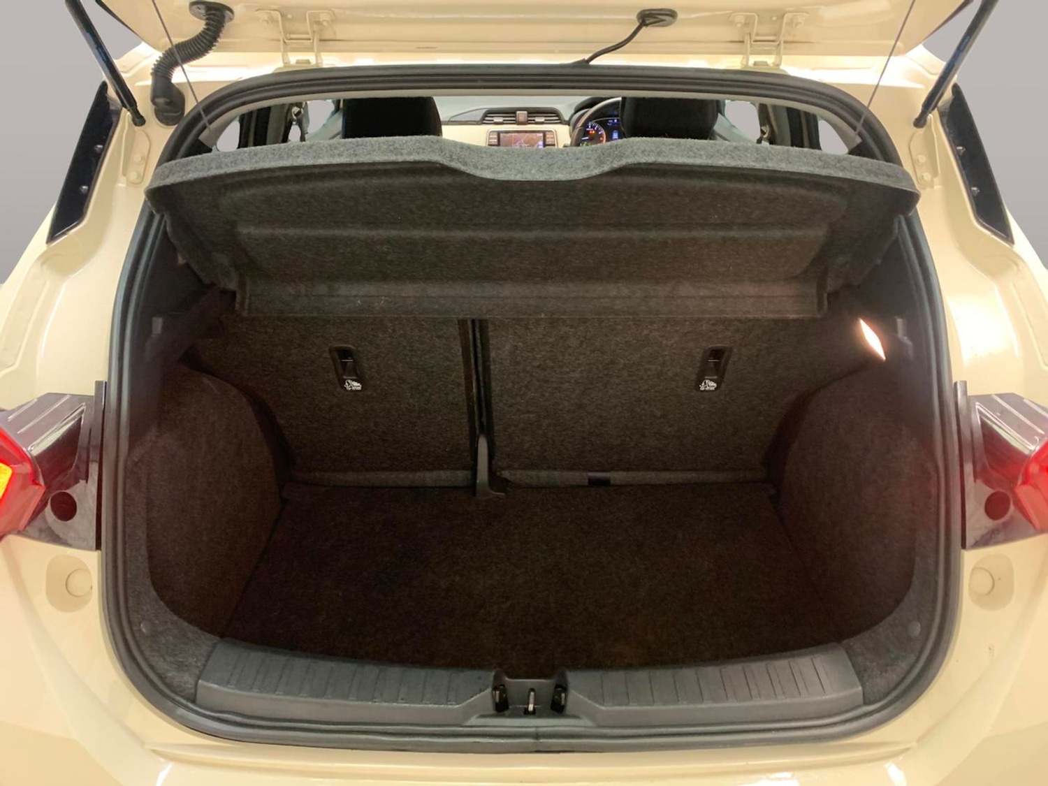 Used Nissan Micra 2022 for sale - 77401471: Photo 32