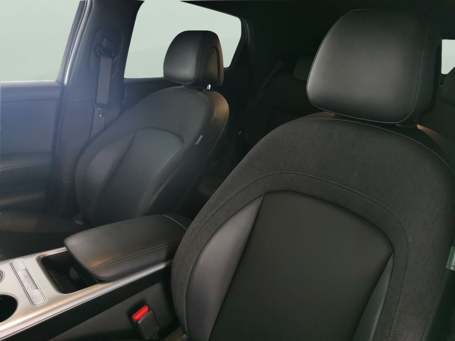 Used Genesis GV60 2022 for sale - 77675987: Photo 6