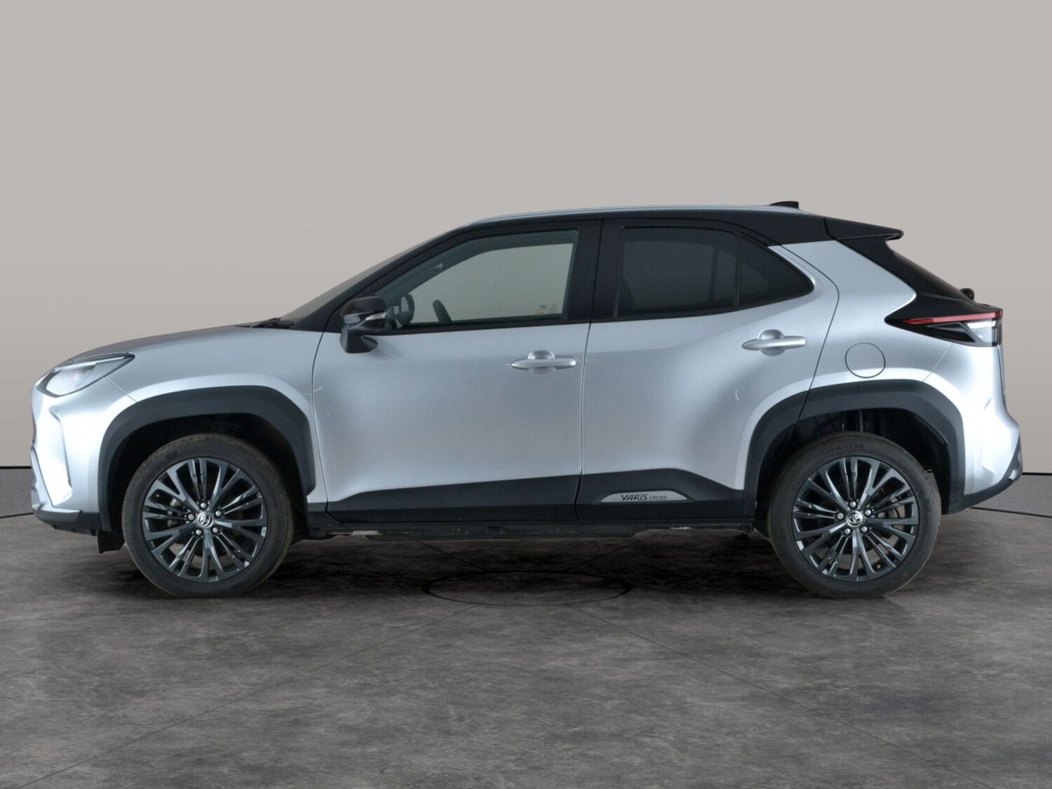 Used Toyota Yaris Cross 2022 for sale - 77347506: Photo 13