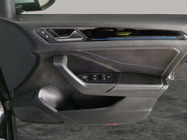 Used Volkswagen T-Roc 2023 for sale - 76271699: Photo 41