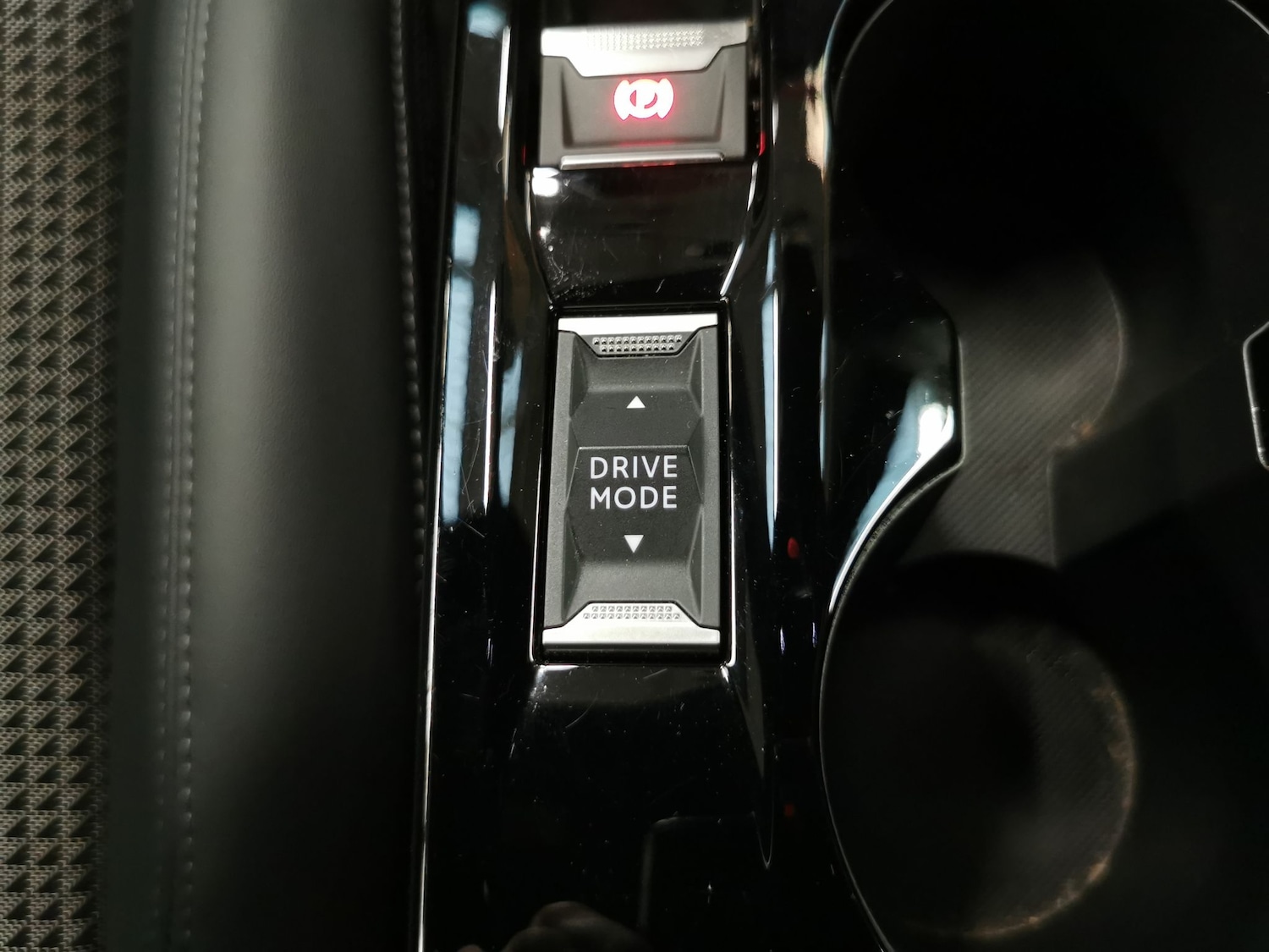 Used Peugeot E-2008 2022 for sale - 76842460: Photo 17