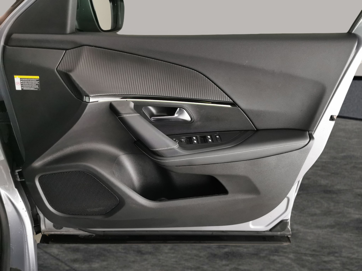 Used Peugeot E-2008 2022 for sale - 76842460: Photo 31