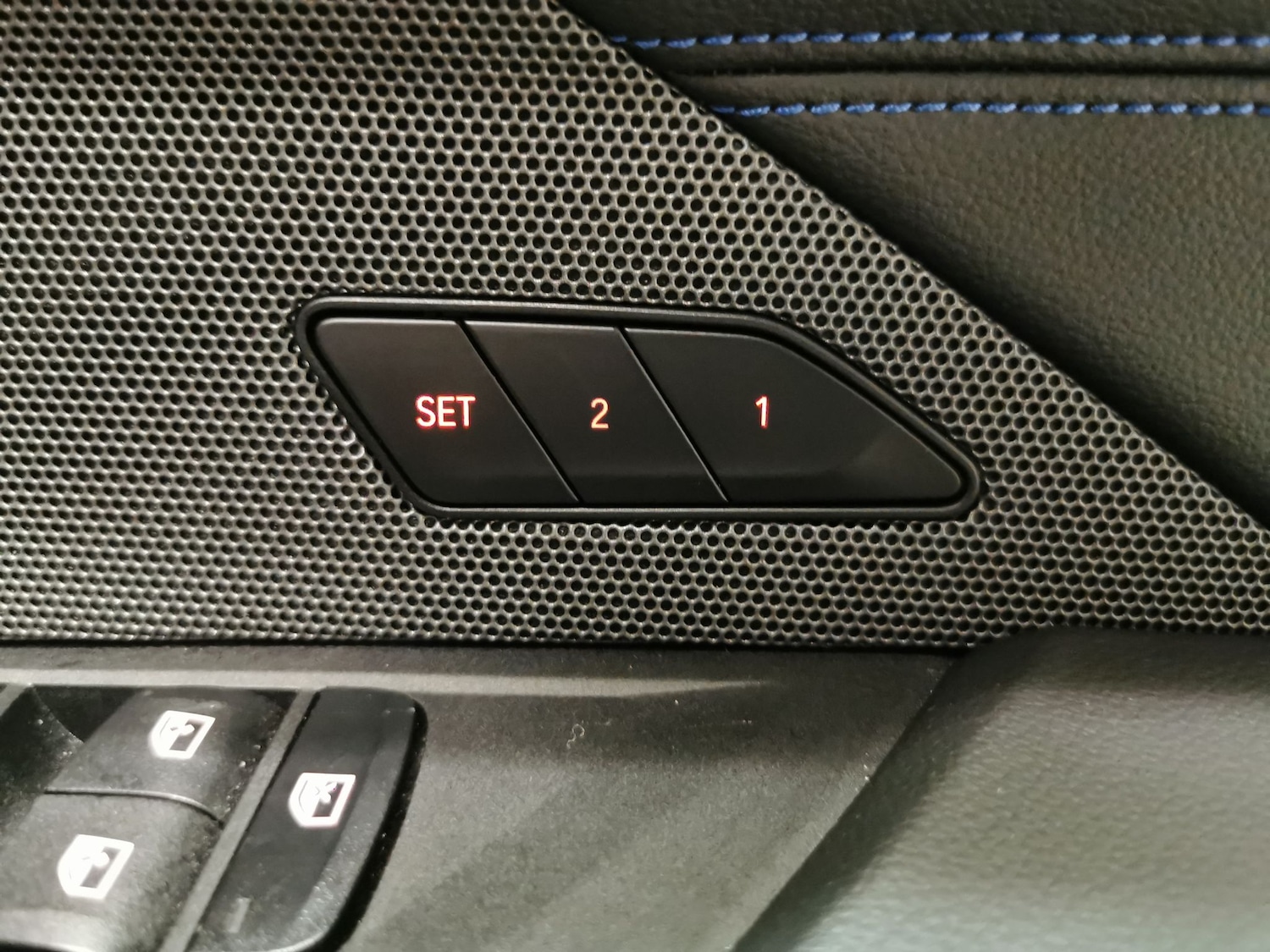 Used BMW i4 2022 for sale - 76722602: Photo 16