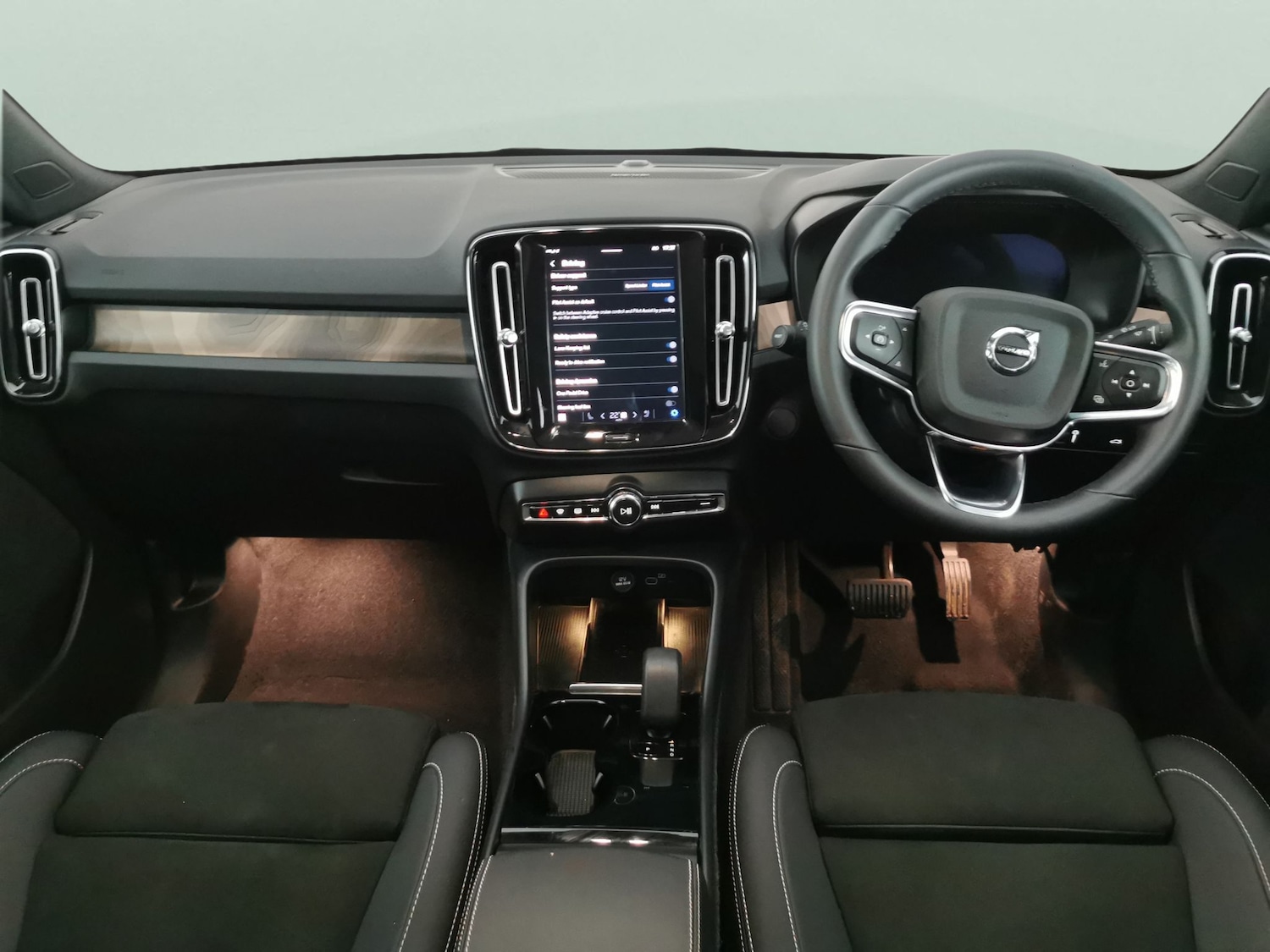 Used Volvo C40 2022 for sale - 76889199: Photo 4