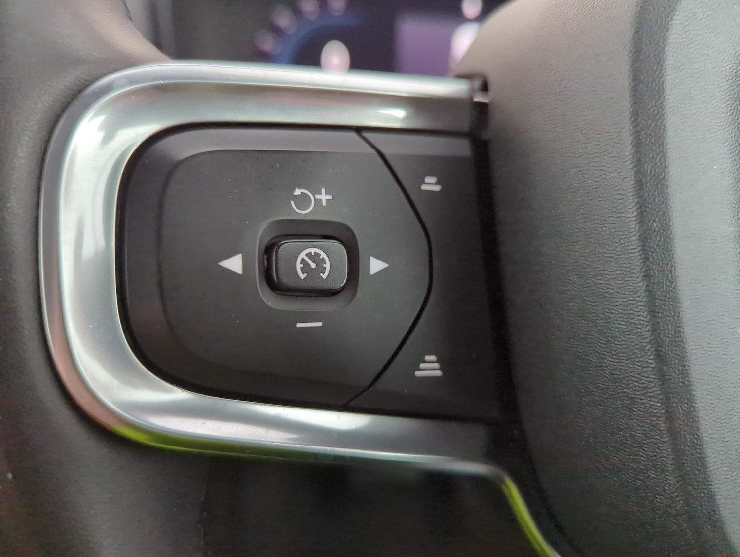 Used Volvo XC40 2024 for sale - 77974420: Photo 19