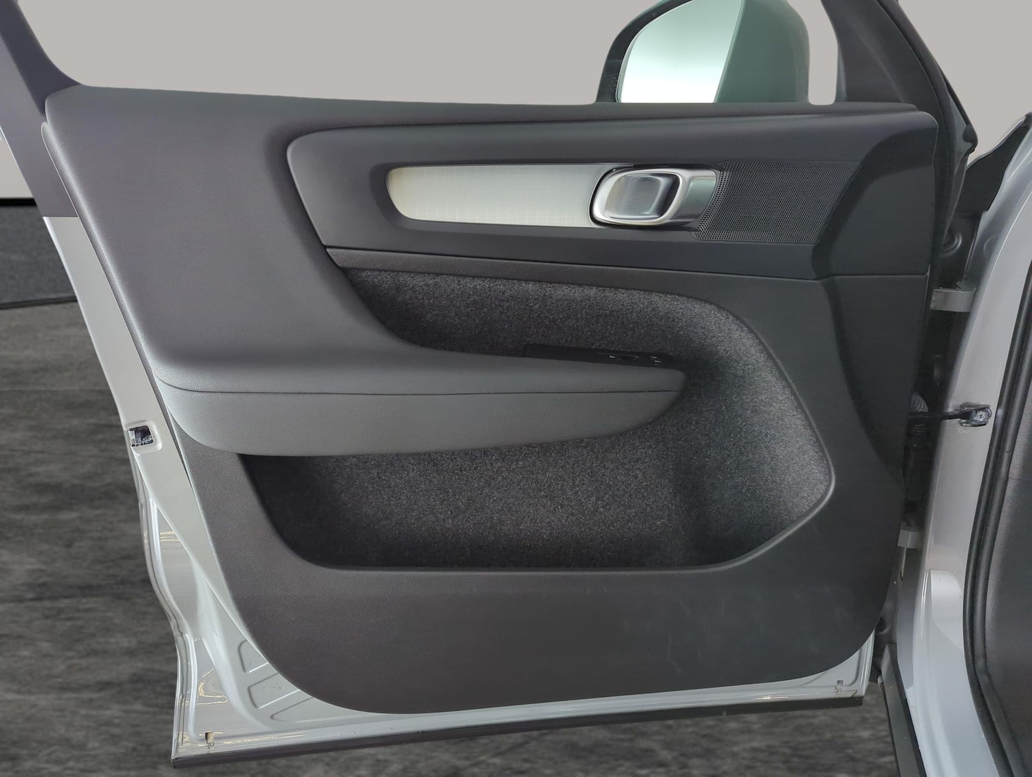 Used Volvo XC40 2024 for sale - 77974420: Photo 26