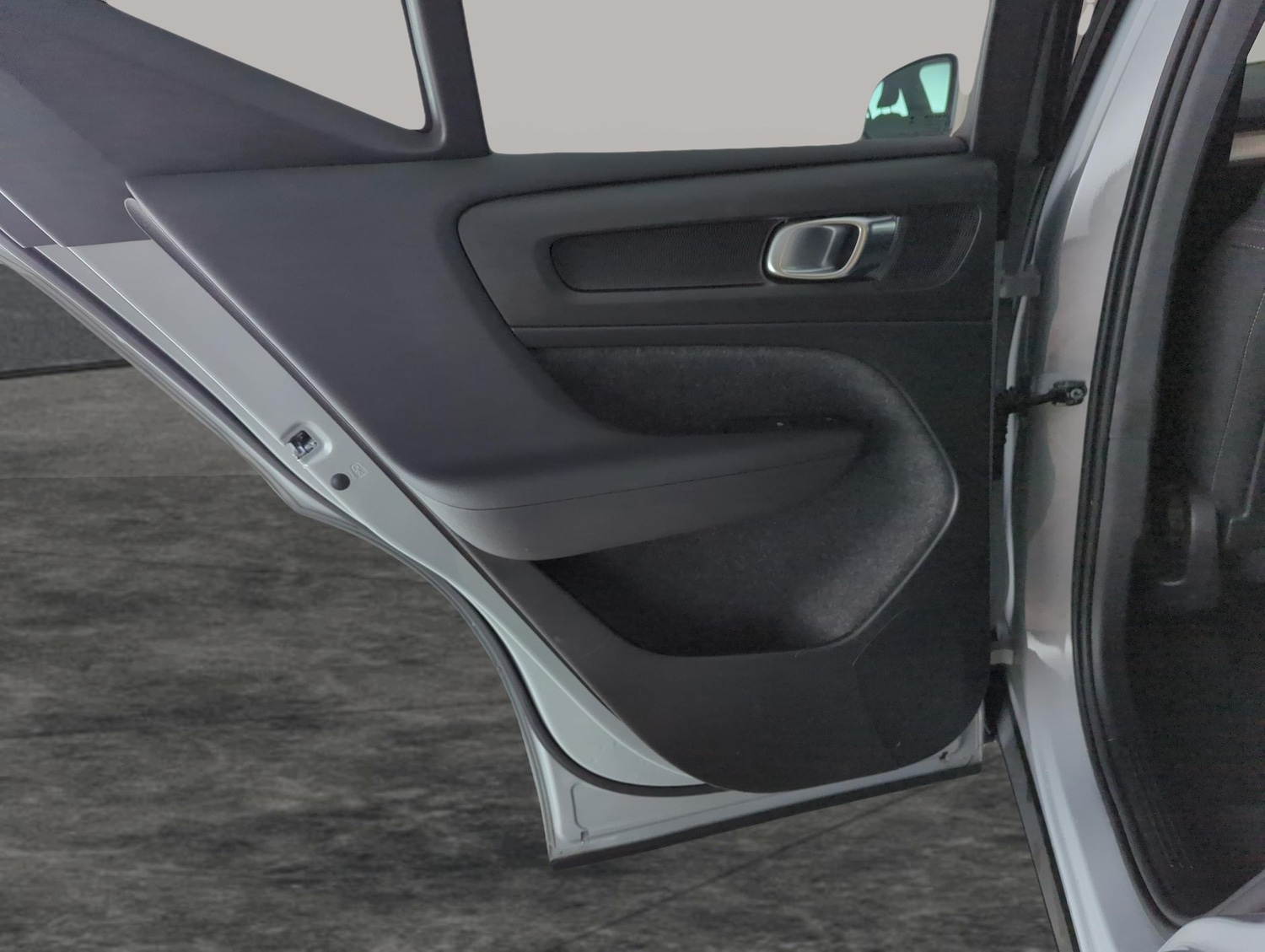 Used Volvo XC40 2024 for sale - 77974420: Photo 27