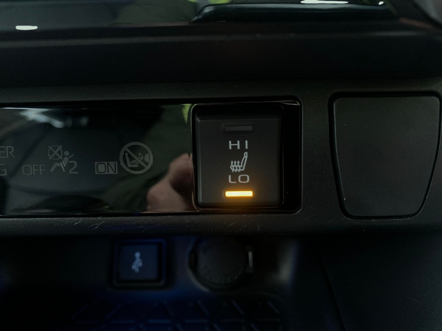 Used Toyota RAV4 2020 for sale - 76475385: Photo 17