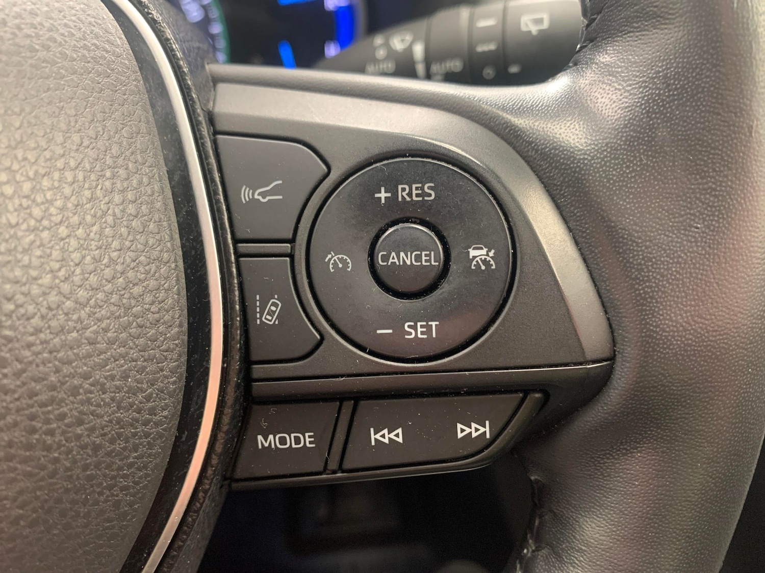 Used Toyota RAV4 2020 for sale - 76475385: Photo 19