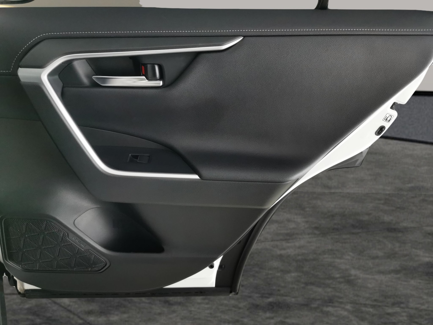 Used Toyota RAV4 2020 for sale - 76475385: Photo 37