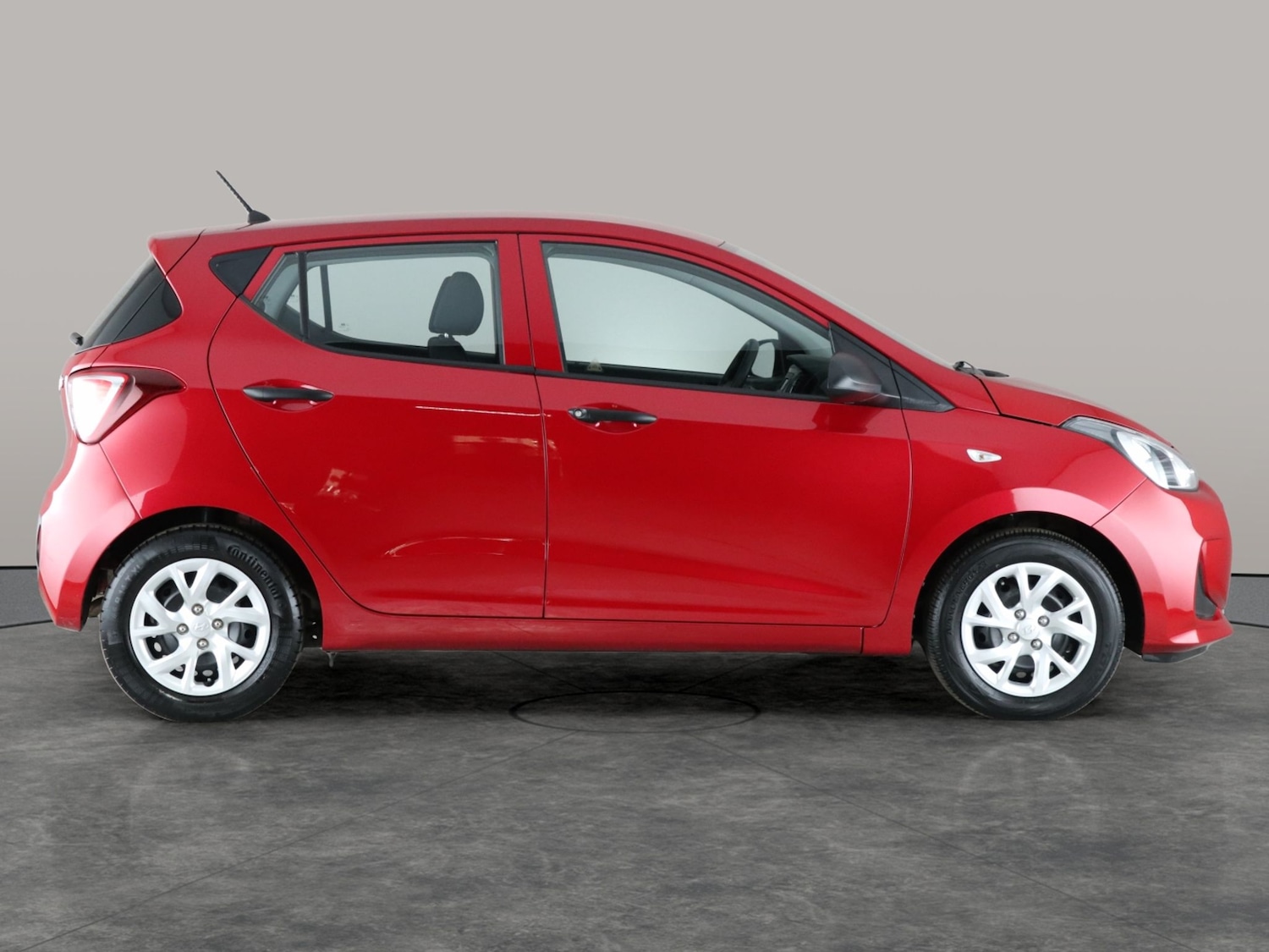 Used Hyundai i10 2019 for sale - 76118147: Photo 9