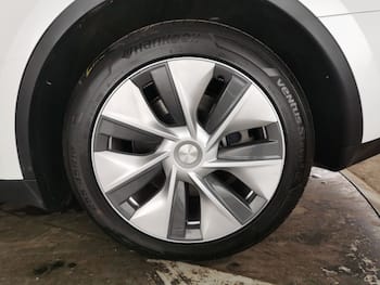 Used Tesla Model Y 2023 for sale - 79749122: Photo