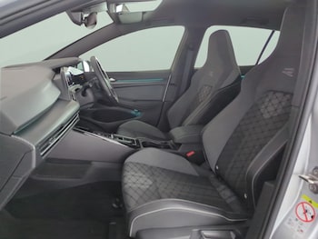 Used Volkswagen Golf 2024 for sale - 77730705: Photo