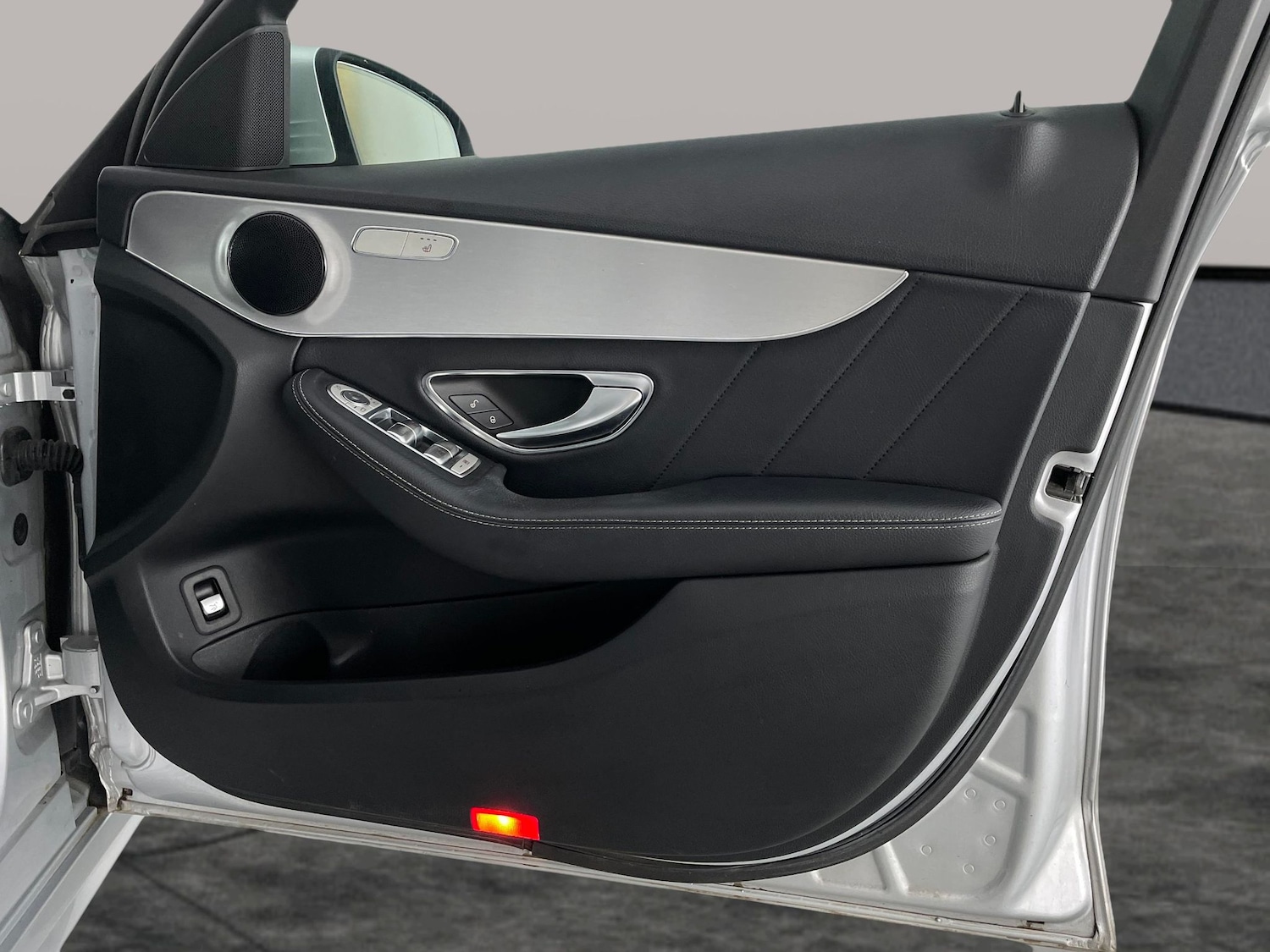 Used Mercedes-Benz C Class 2018 for sale - 76919478: Photo 32