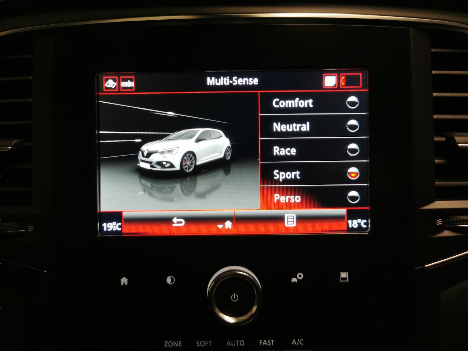 Used Renault Megane 2020 for sale - 77186710: Photo 14