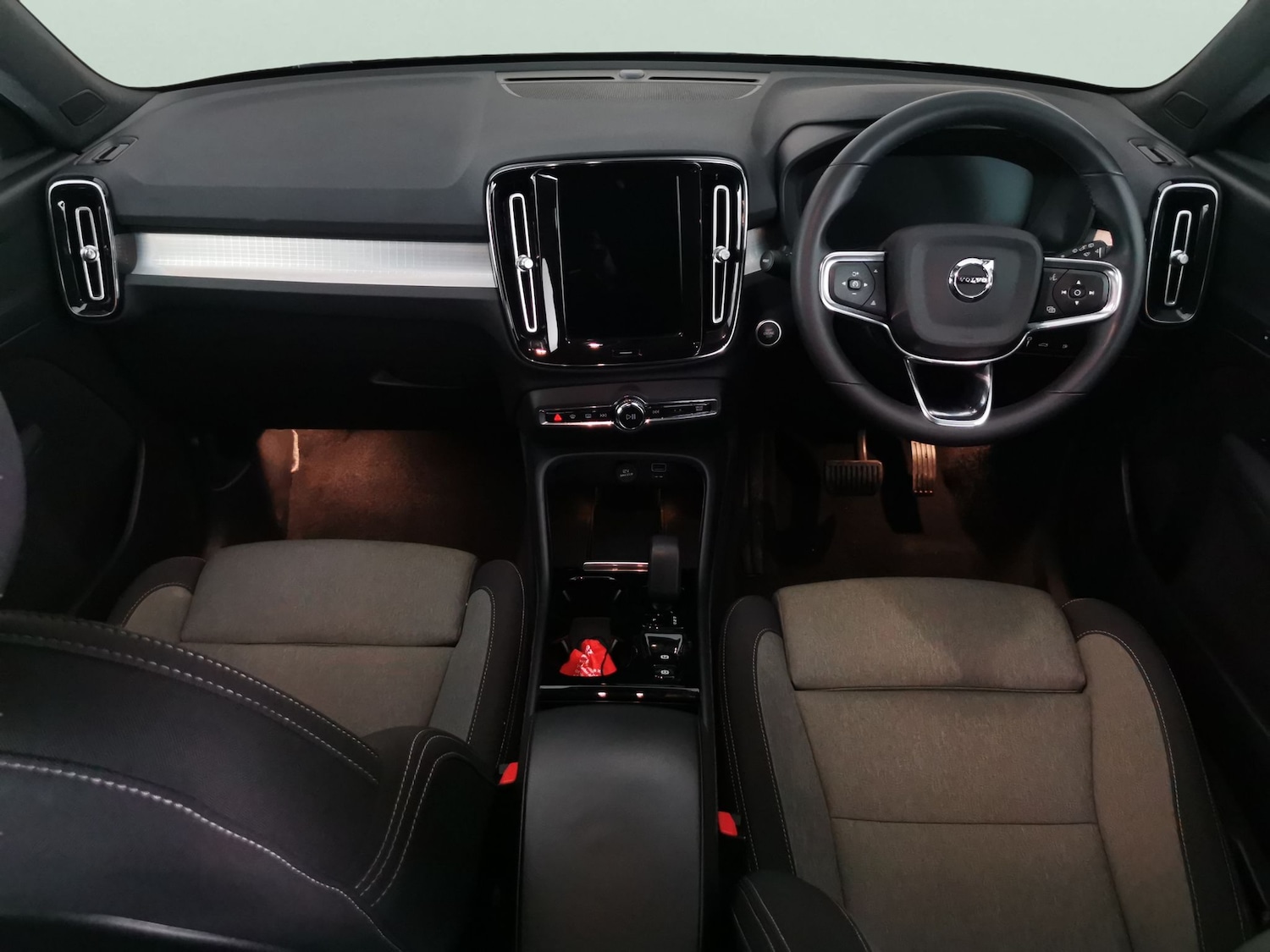 Used Volvo XC40 2023 for sale - 77517278: Photo 7