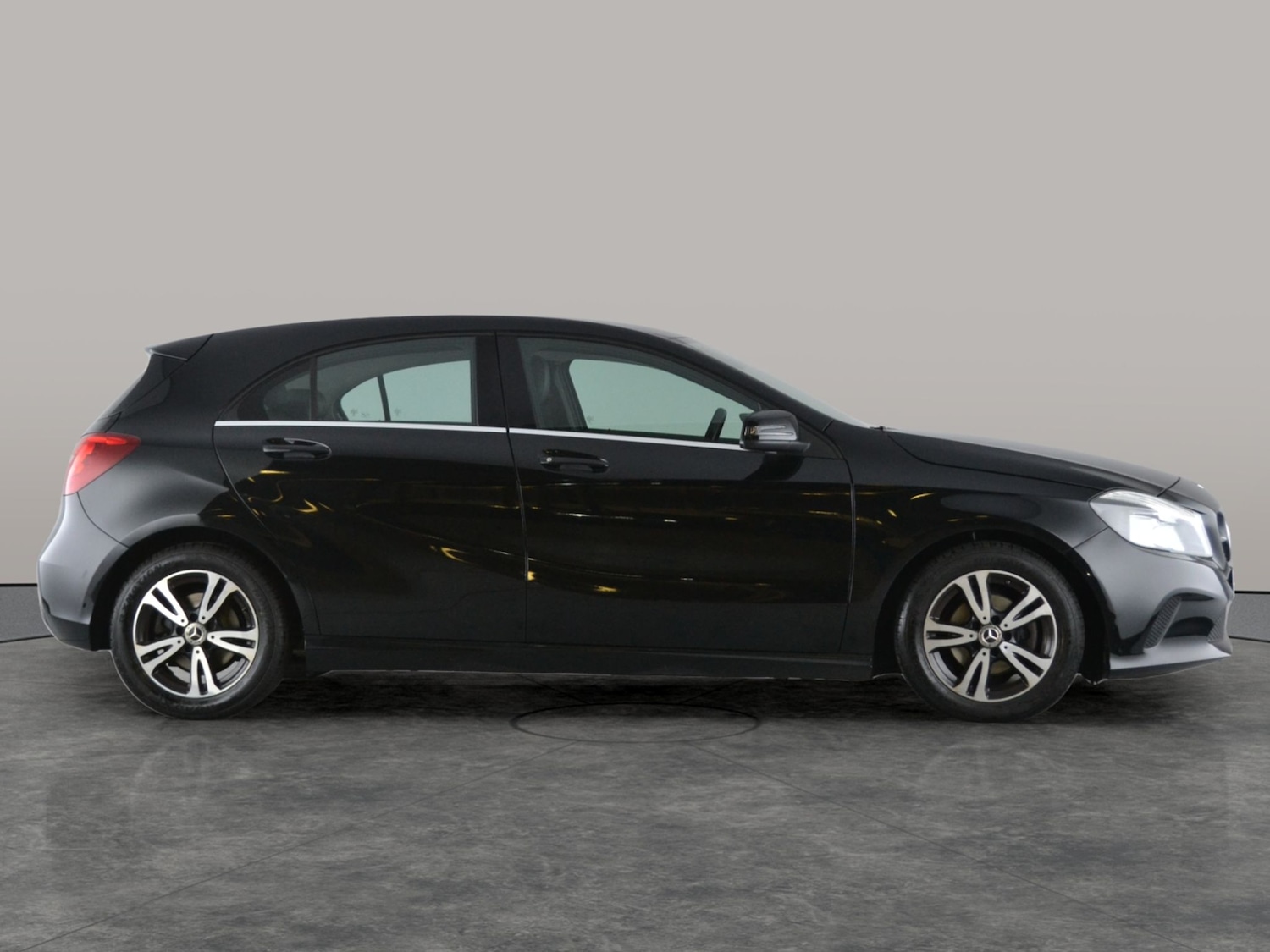 Used Mercedes-Benz A-Class 2018 for sale - 76650839: Photo 11