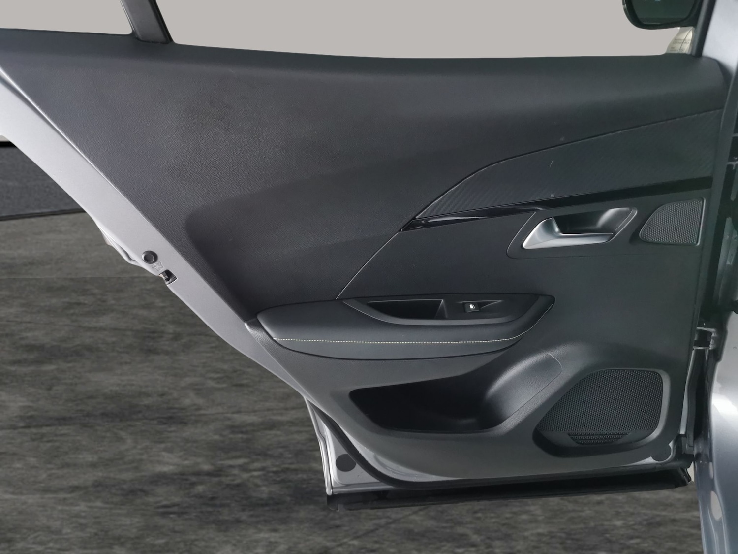 Used Peugeot E-2008 2022 for sale - 76928353: Photo 29