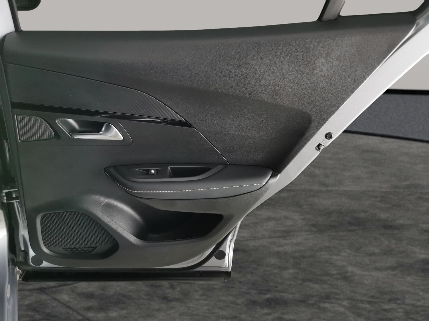 Used Peugeot E-2008 2022 for sale - 76928353: Photo 30