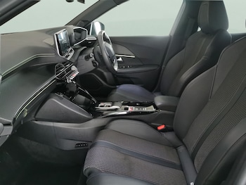 Used Peugeot E-2008 2022 for sale - 76928353: Photo