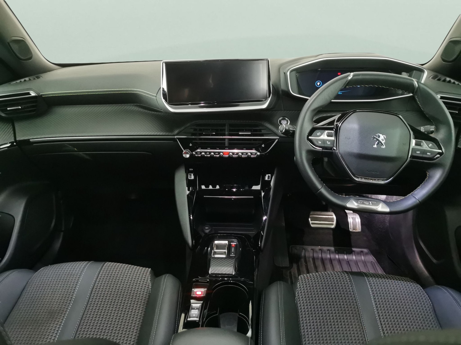Used Peugeot E-2008 2022 for sale - 76928353: Photo 7