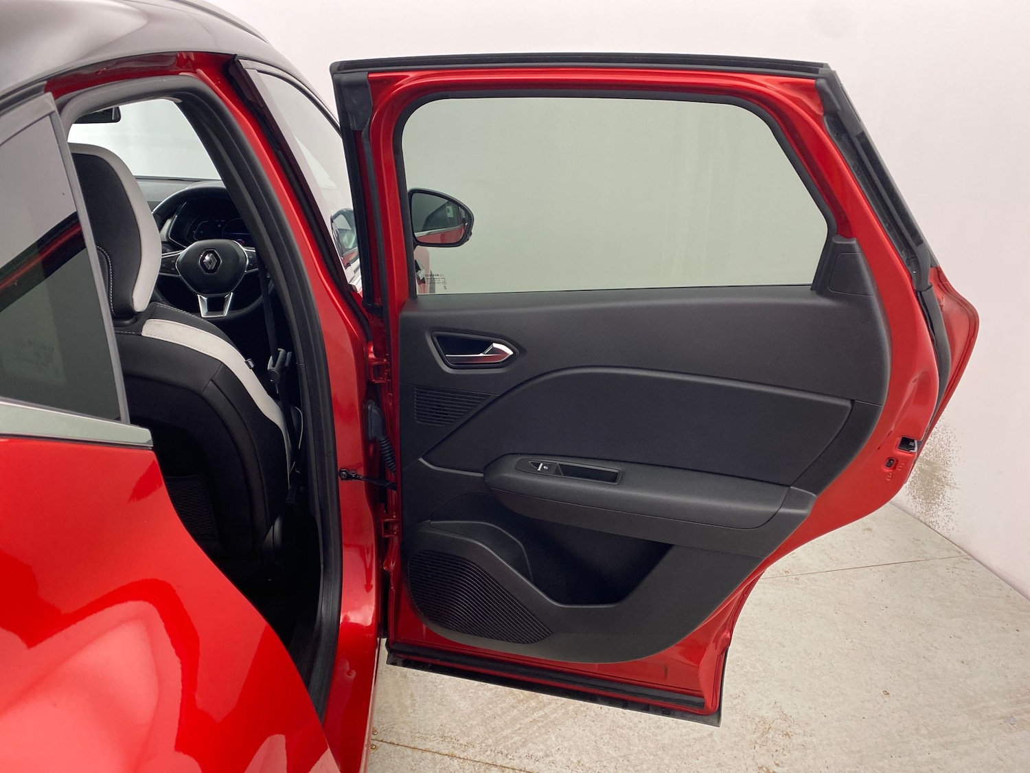 Used Renault Captur 2021 for sale - 77170900: Photo 16