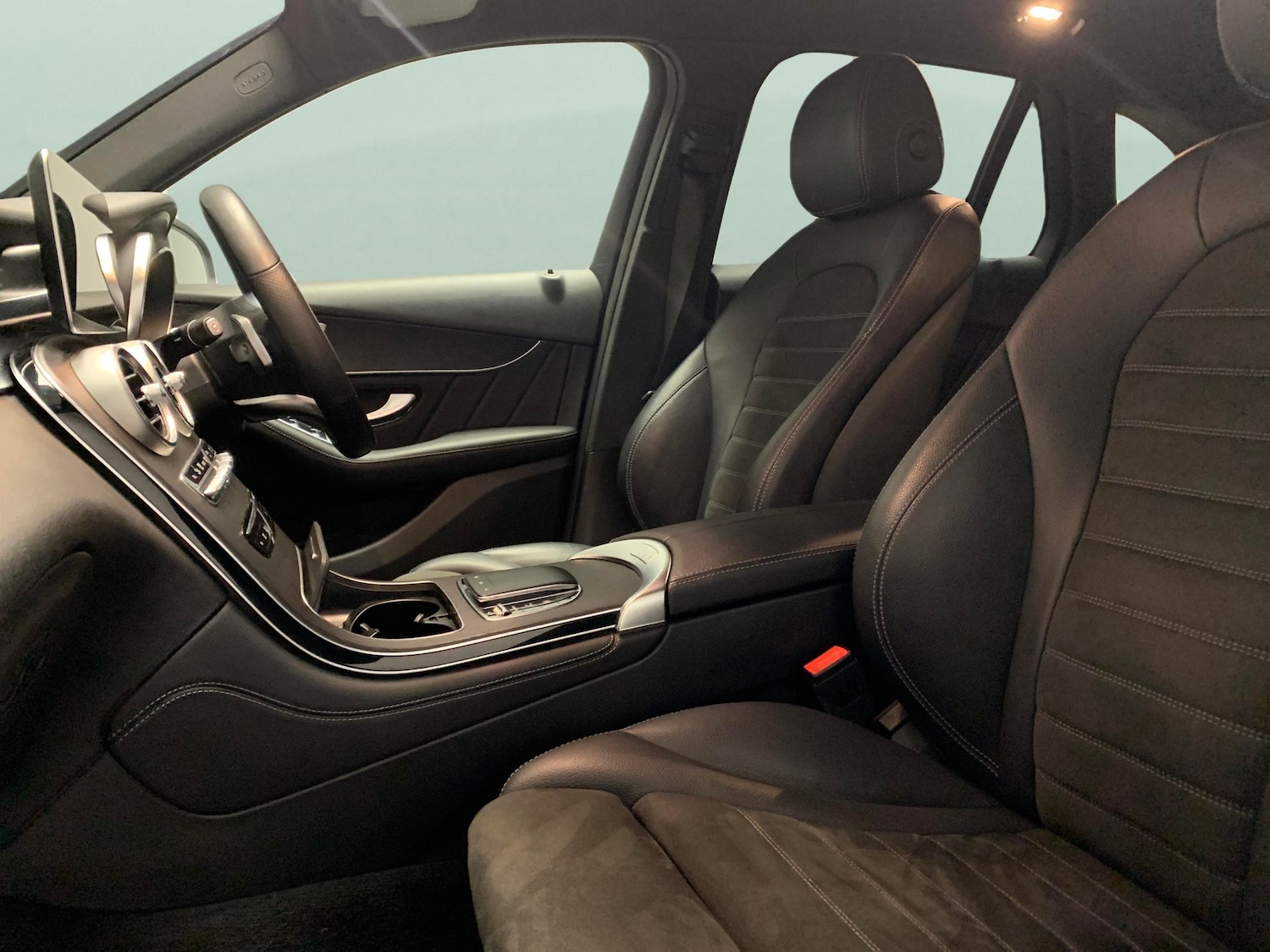 Used Mercedes-Benz GLC 2020 for sale - 77294885: Photo 4