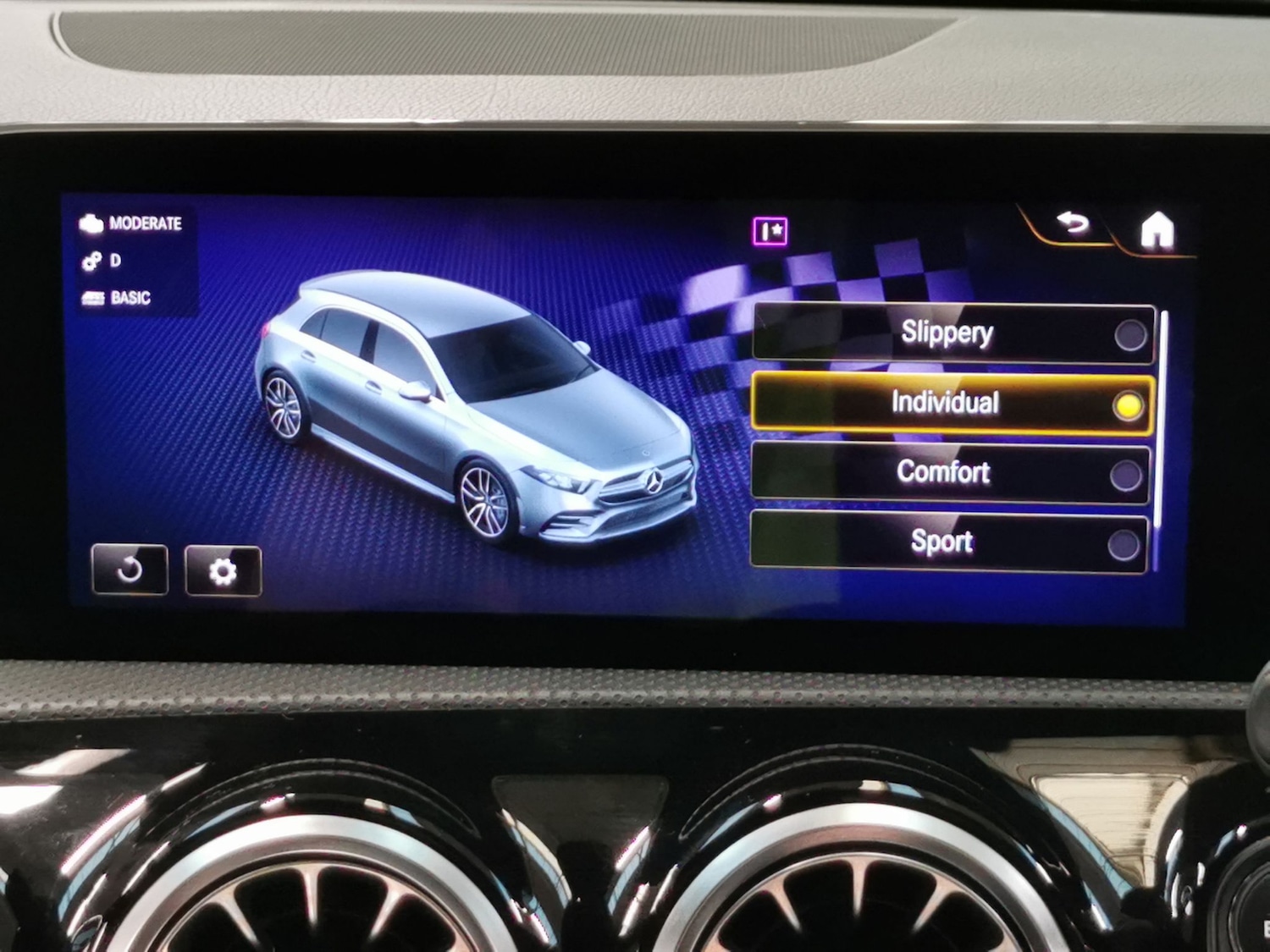 Used Mercedes-Benz A-Class 2019 for sale - 76081318: Photo 23