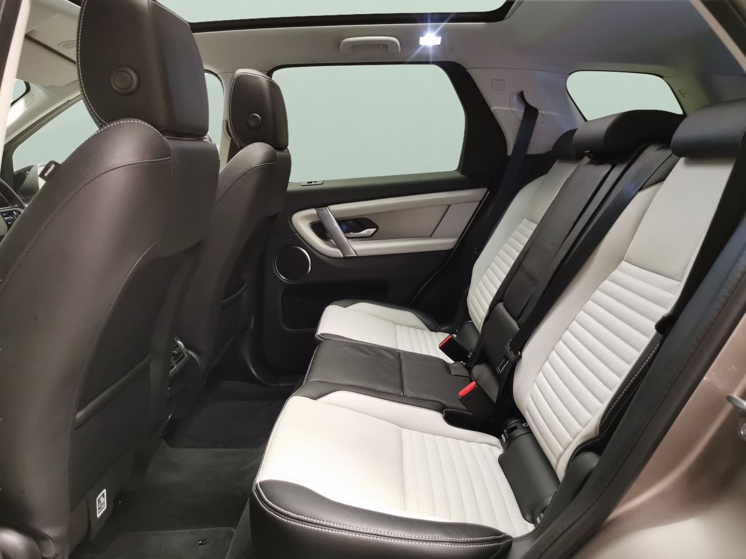 Used Land Rover Discovery Sport 2022 for sale - 77256843: Photo 26