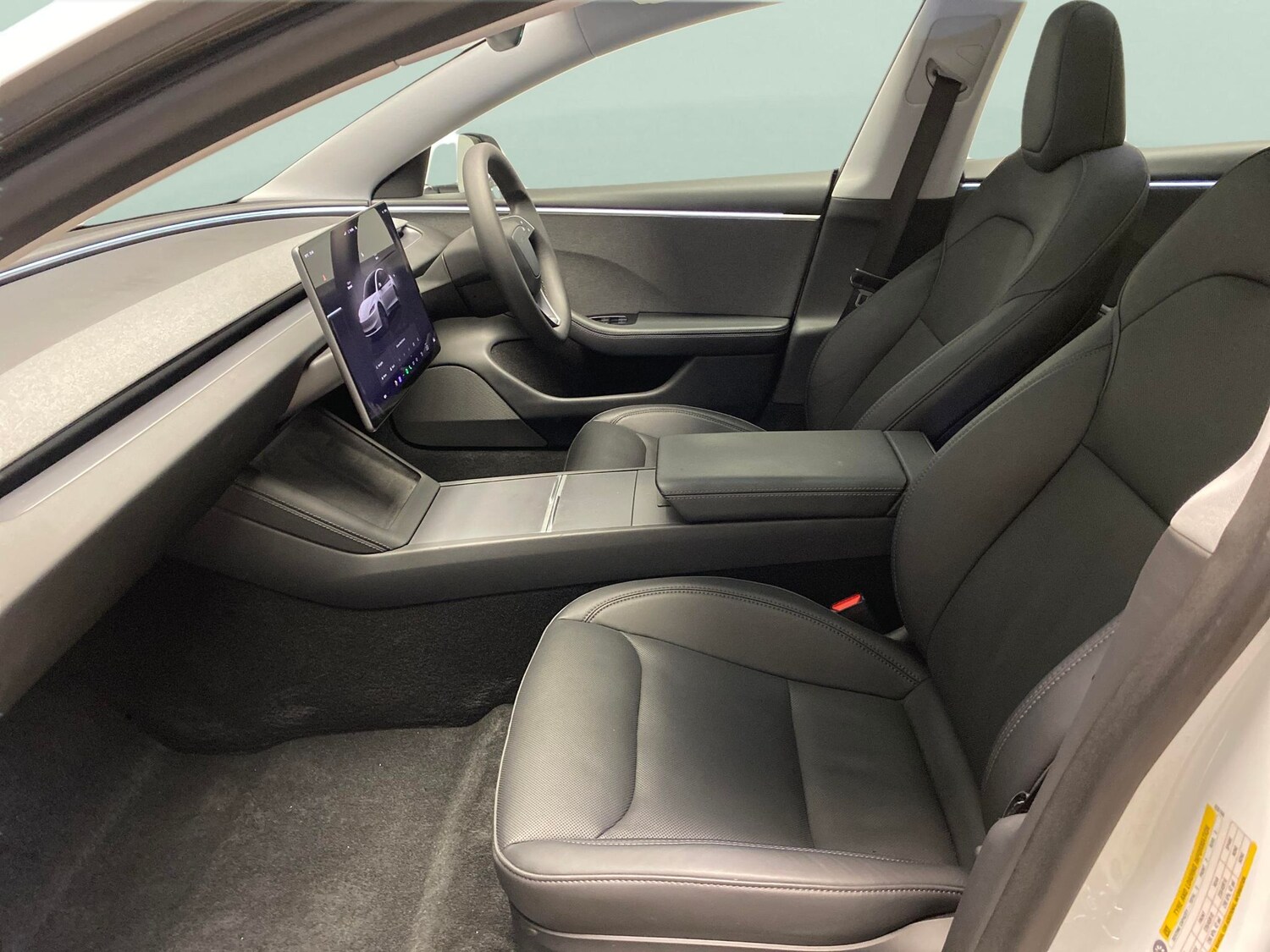 Used Tesla Model 3 2024 for sale - 77934712: Photo 4