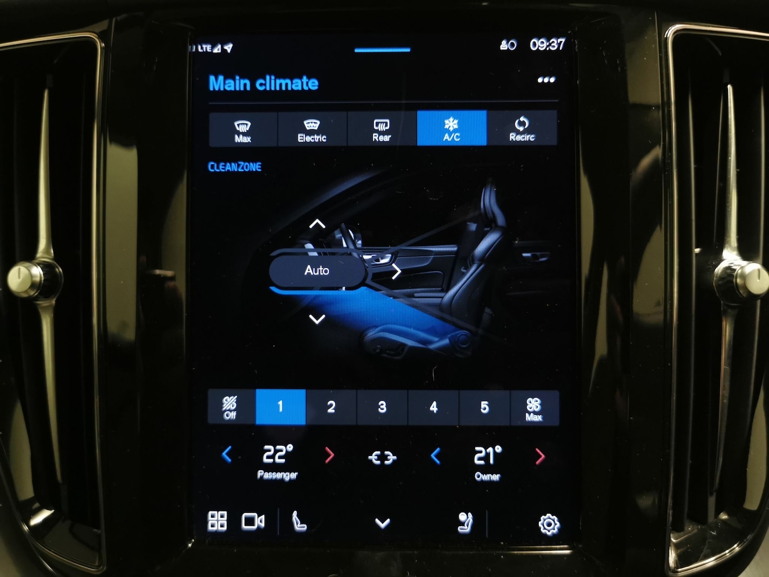 Used Volvo XC60 2022 for sale - 78042539: Photo 16