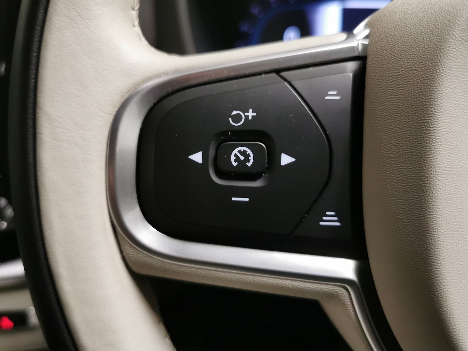 Used Volvo XC60 2022 for sale - 78042539: Photo 18