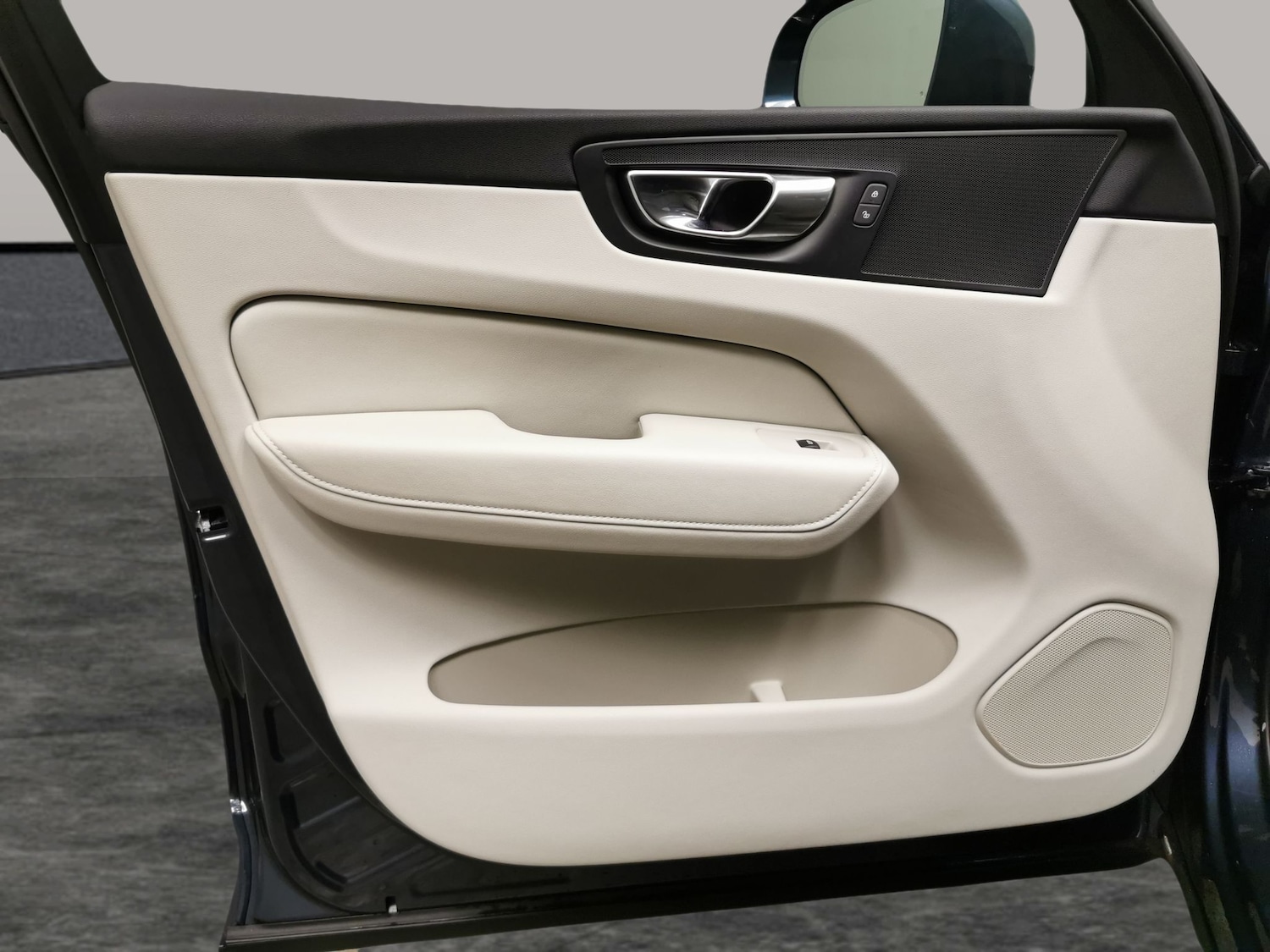 Used Volvo XC60 2022 for sale - 78042539: Photo 24