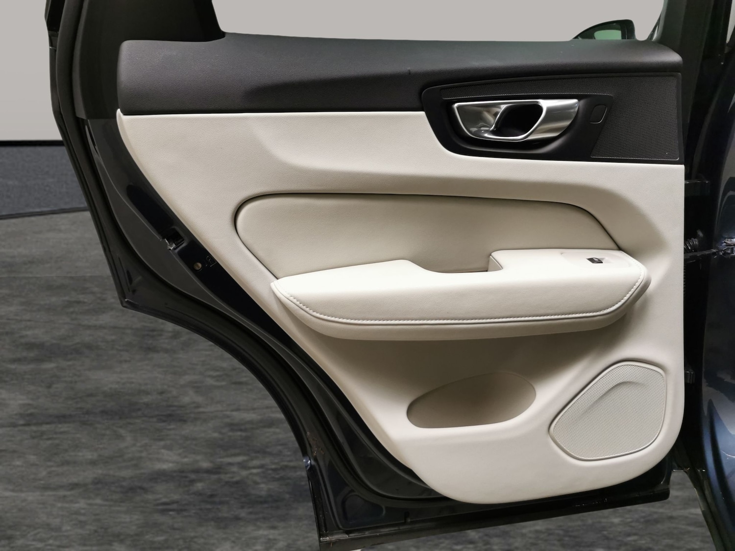 Used Volvo XC60 2022 for sale - 78042539: Photo 25