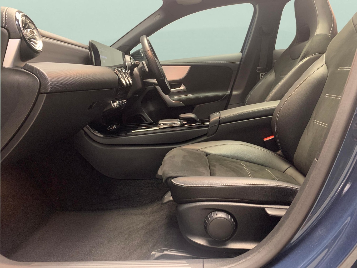 Used Mercedes-Benz A-Class 2021 for sale - 77675983: Photo 4