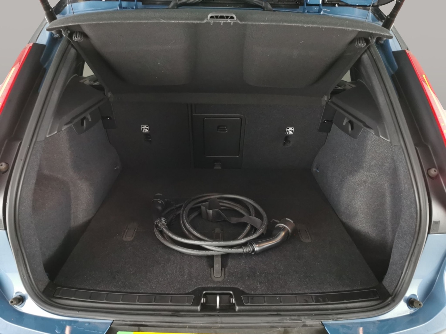 Used Volvo XC40 2022 for sale - 76704163: Photo 37