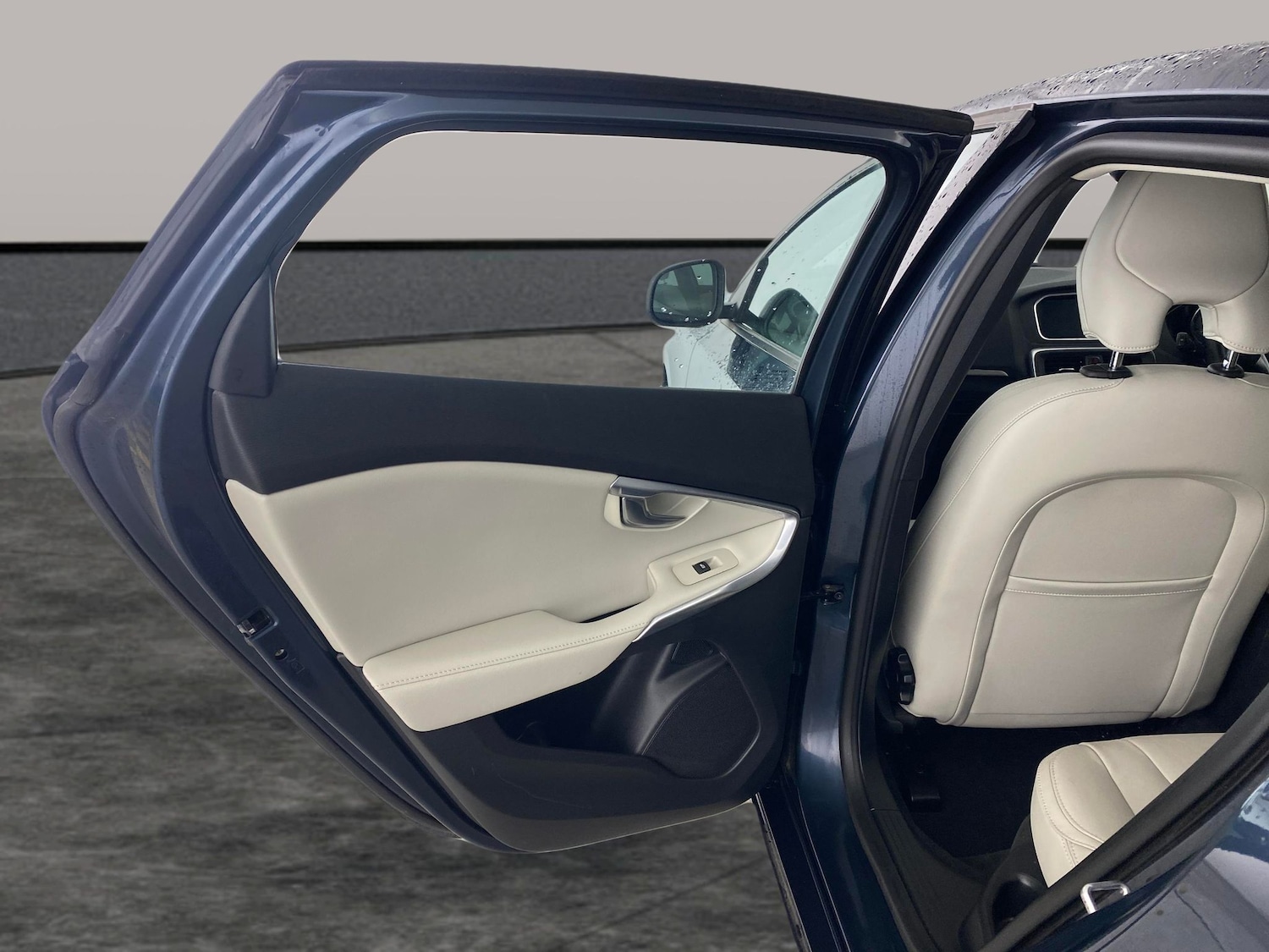 Used Volvo V40 2019 for sale - 77286102: Photo 21