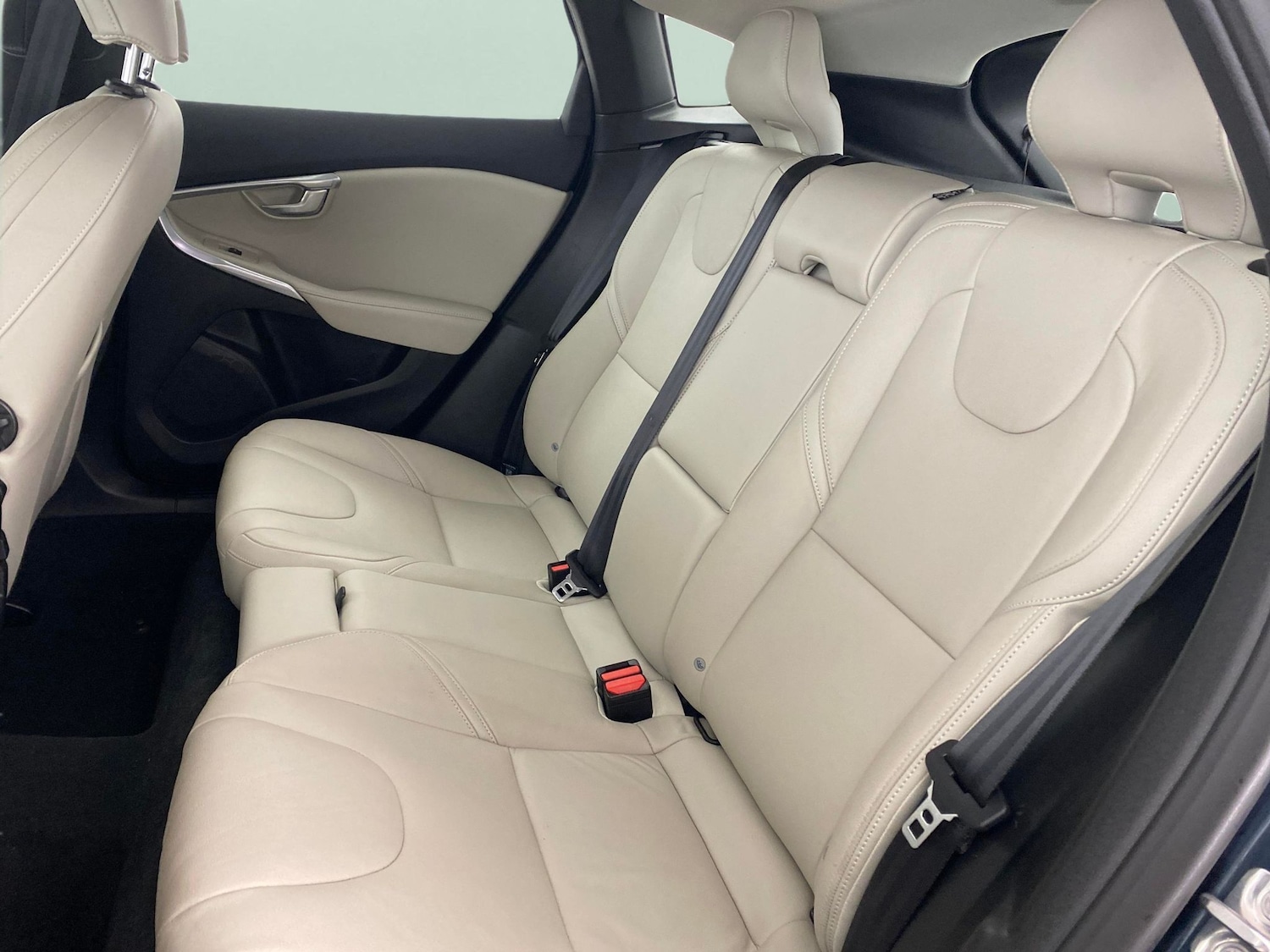 Used Volvo V40 2019 for sale - 77286102: Photo 22