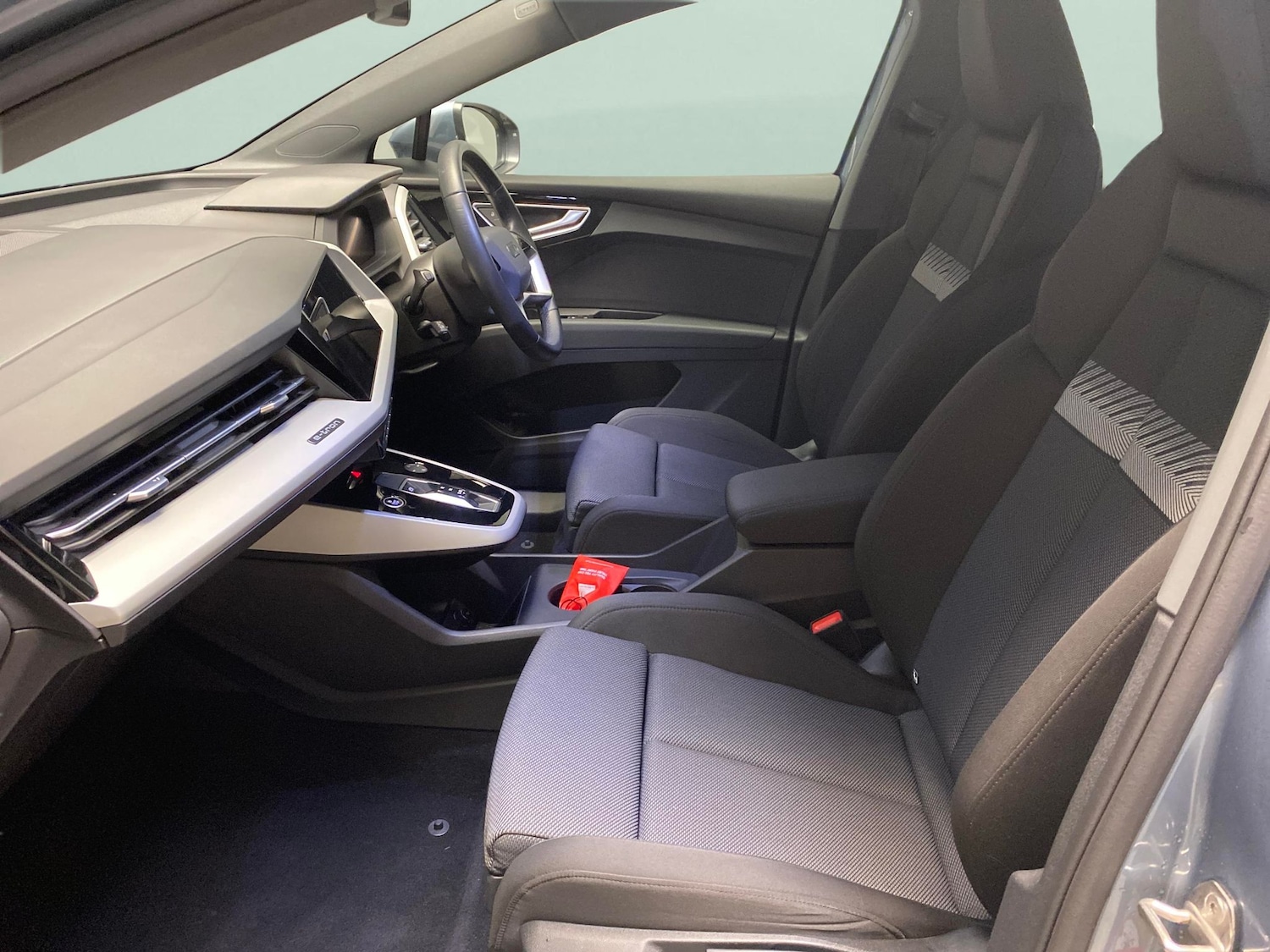 Used Audi Q4 e-tron 2023 for sale - 77829803: Photo 4